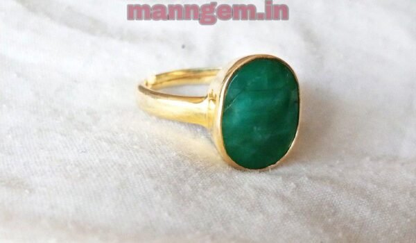 6.92 Ratti 6.30 Carat (Panna Stone) Certified Natural Gemstone with Panchdhantu Adjustable Ring